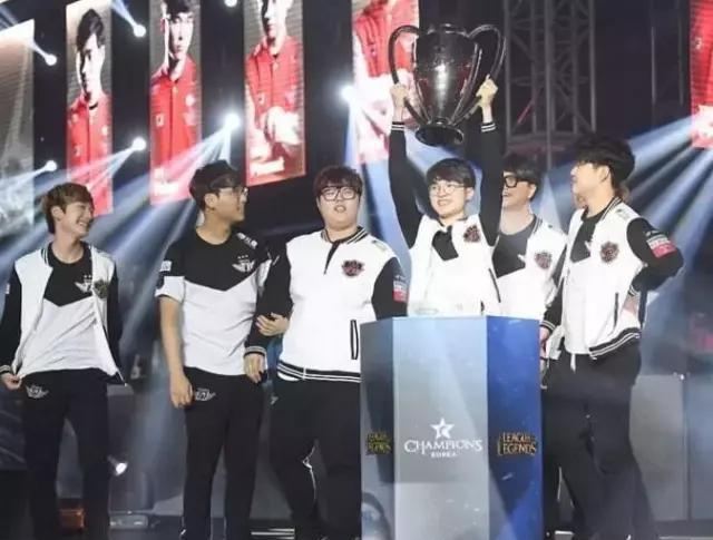 更展现了英 更展现了英